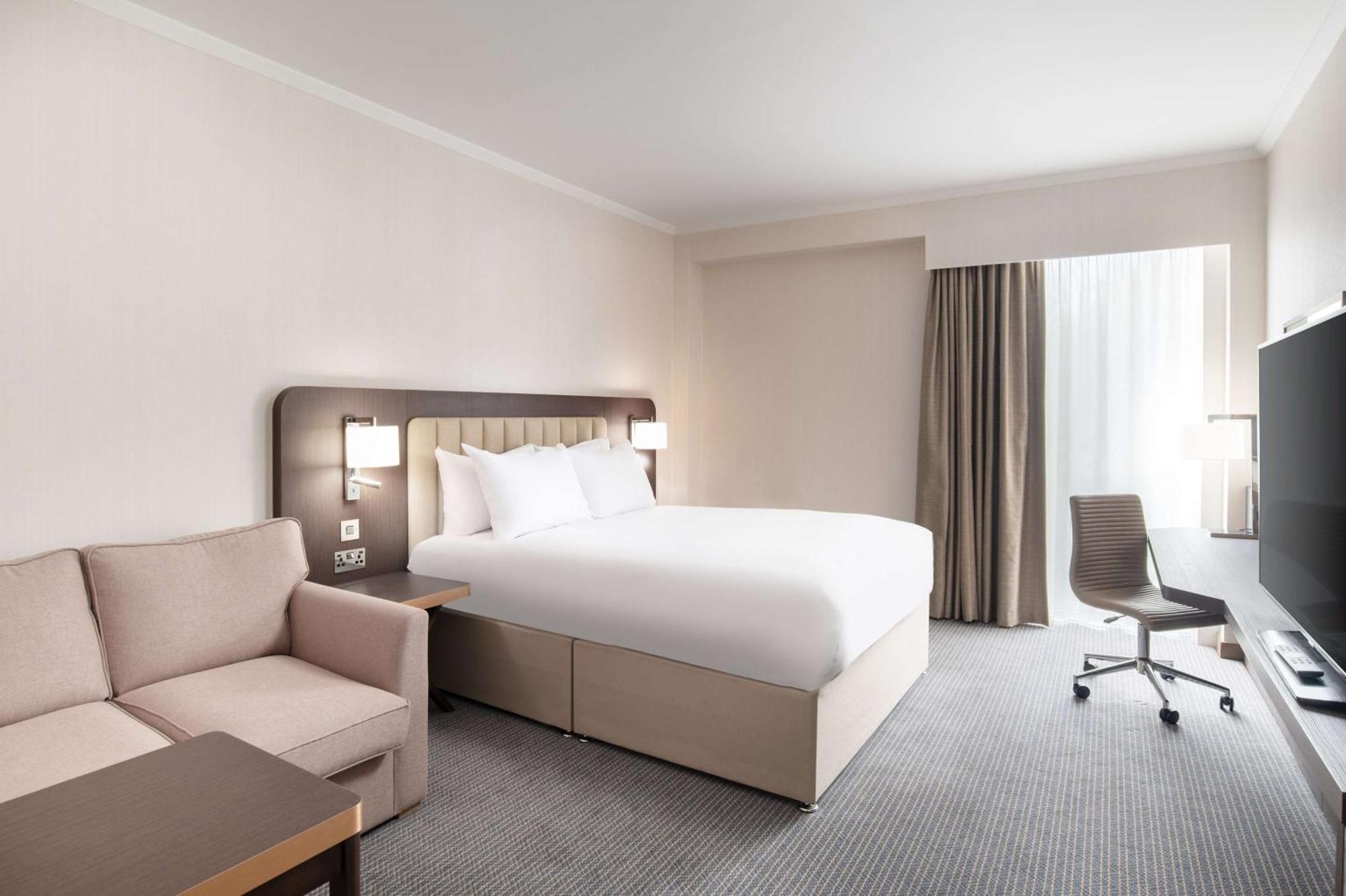 Hotel Hilton London Gatwick Airport à Horley Extérieur photo